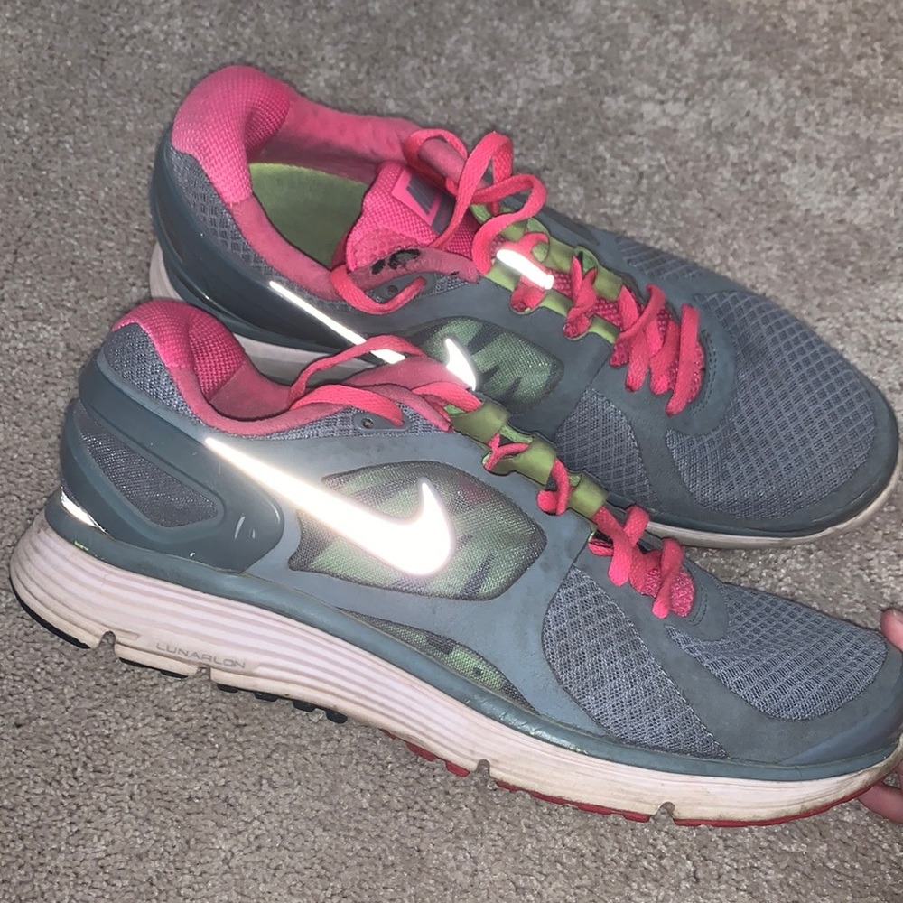Women’s Nike LunarEclipse 2 shoe - size 10